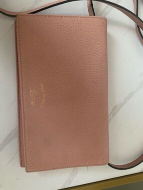 Gucci Pink Pebbled Leather Crossbody Wallet with Gold Logo